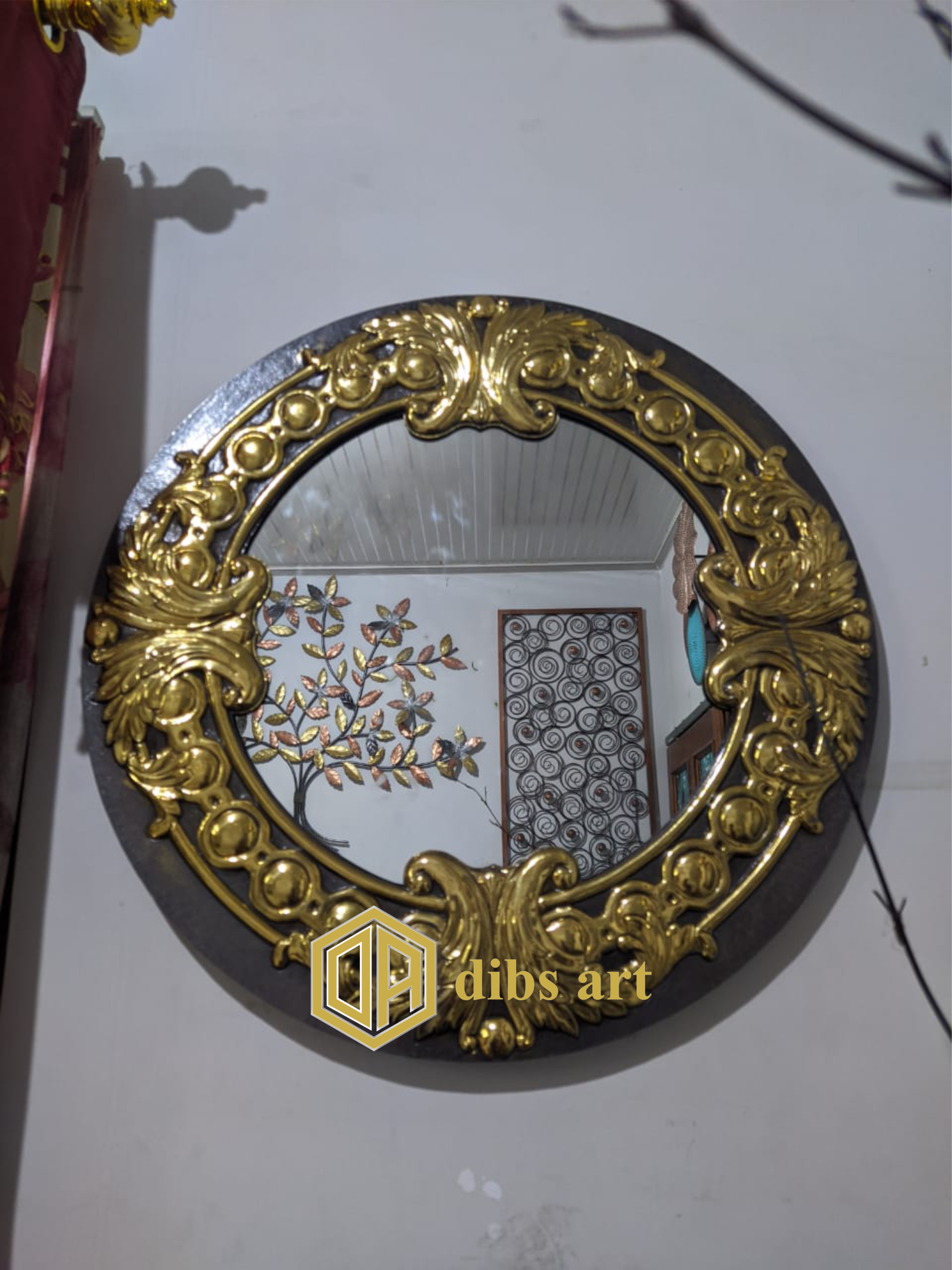 Cermin kuningan vintage klasik Dibs Art dengan desain klasik elegan