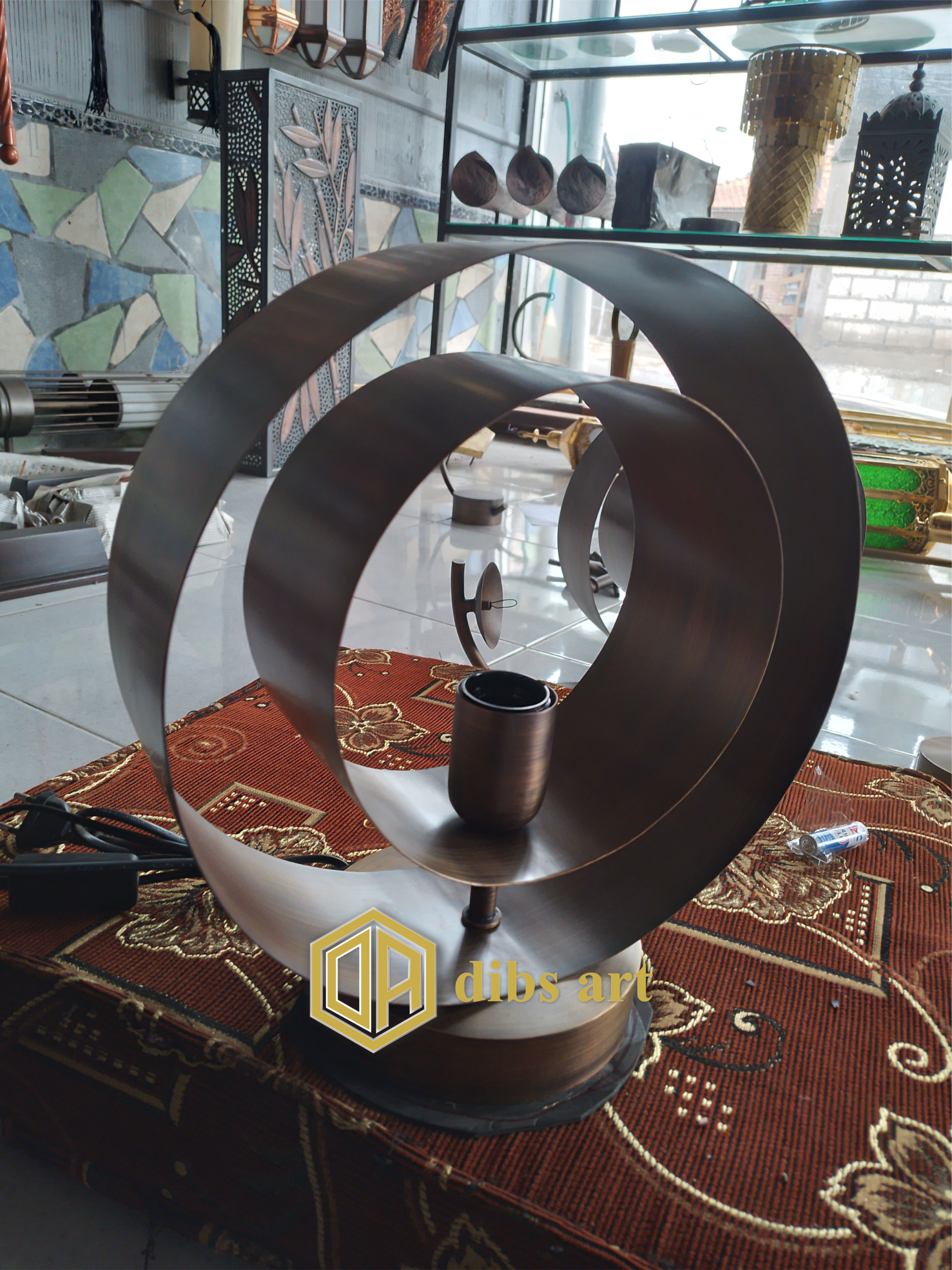 Lampu Meja Kuningan Antik Modern Elegan – Dibs Art lampu meja kuningan antik modern