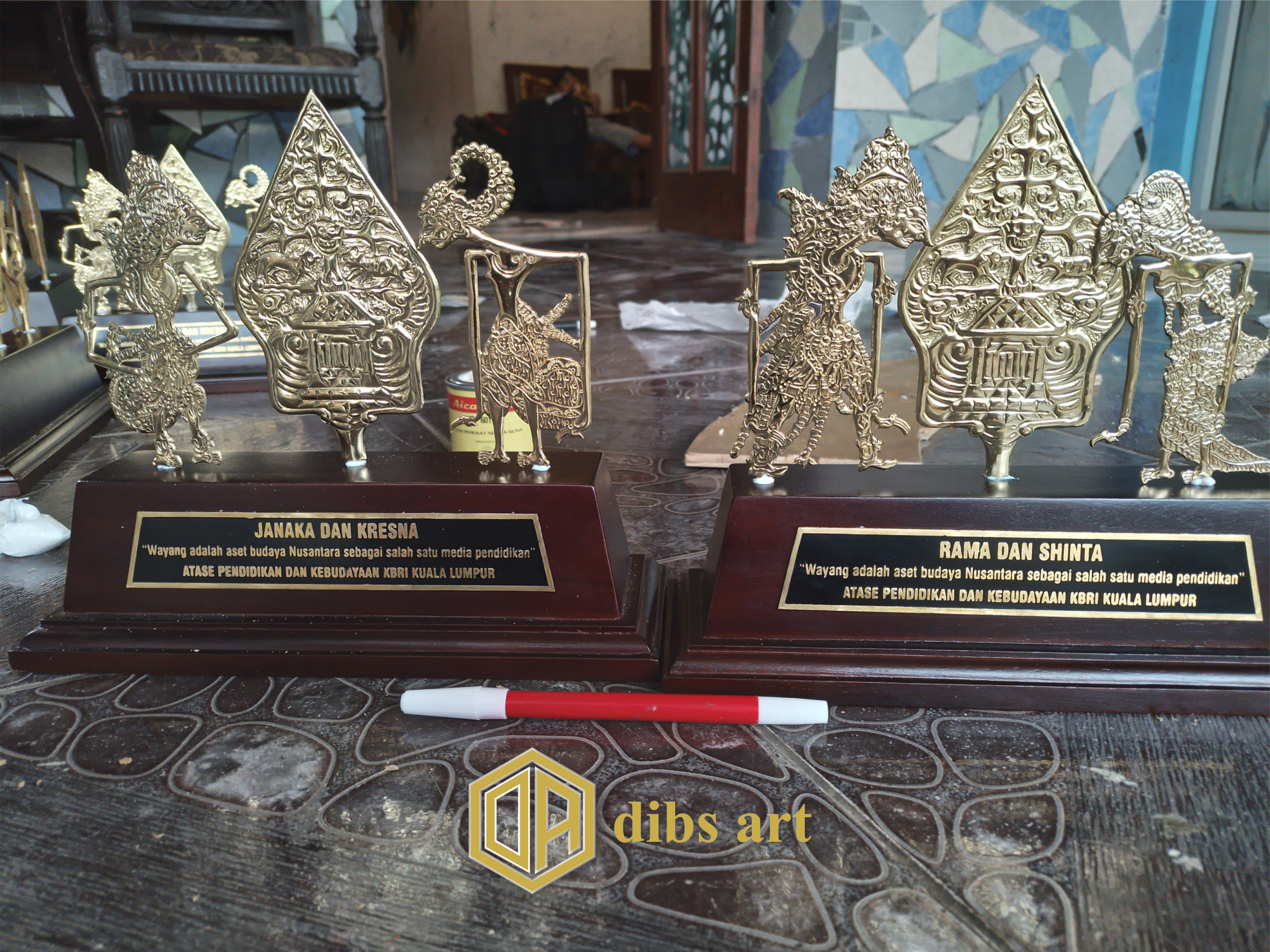 Souvenir Kuningan Wayang Artistik Handmade souvenir kuningan wayang handmade Dibs Art