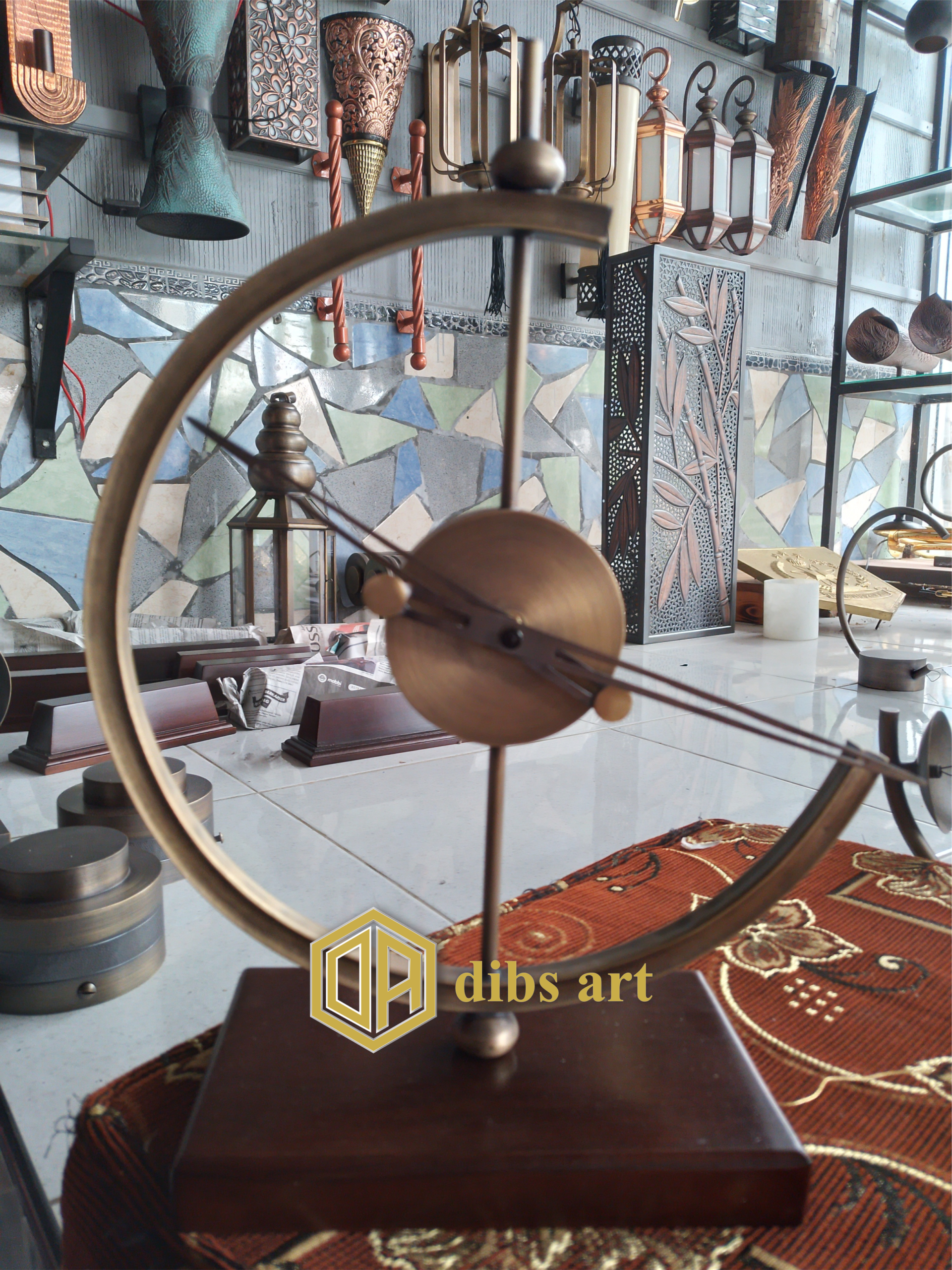 Jam Meja Kuningan Elegan Handmade – Dibs Art jam meja kuningan