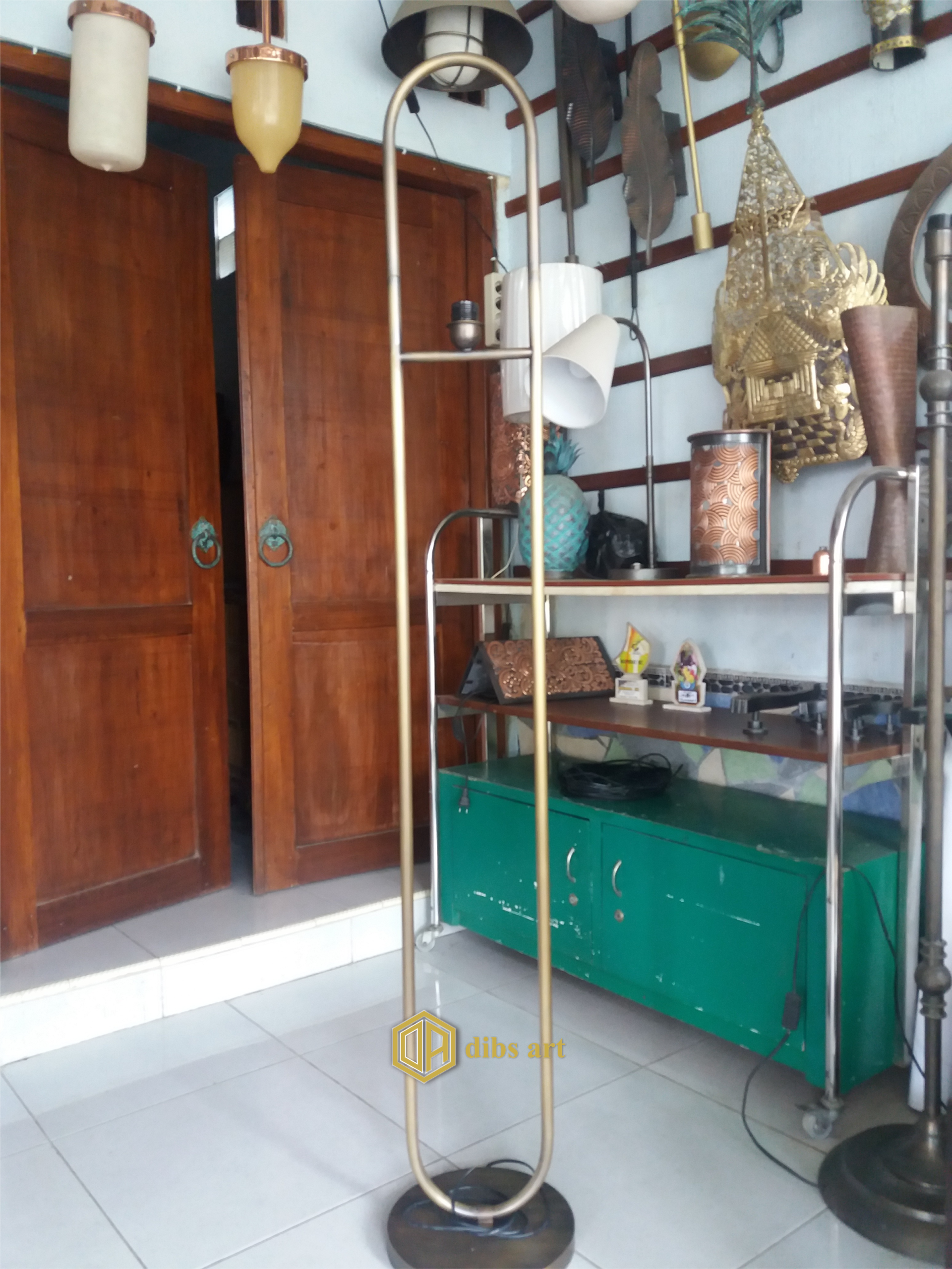 Lampu Berdiri Kuningan Elegan Handmade – Dibs Art lampu berdiri kuningan