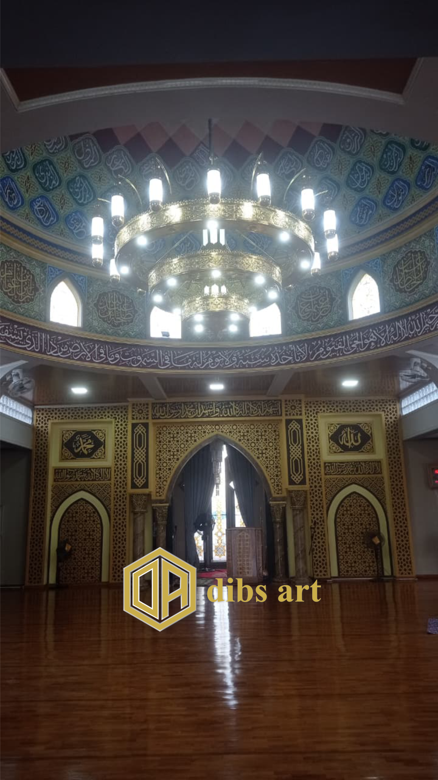 lampu gantung nabawi kuningan 3 tingkat dipasang selesai