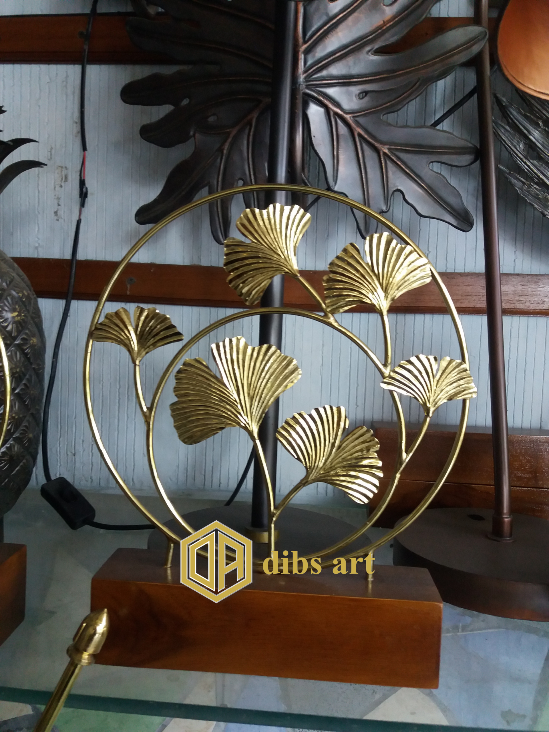 Souvenir Kuningan Model Daun Elegan Handmade – Dibs Art souvenir kuningan model daun