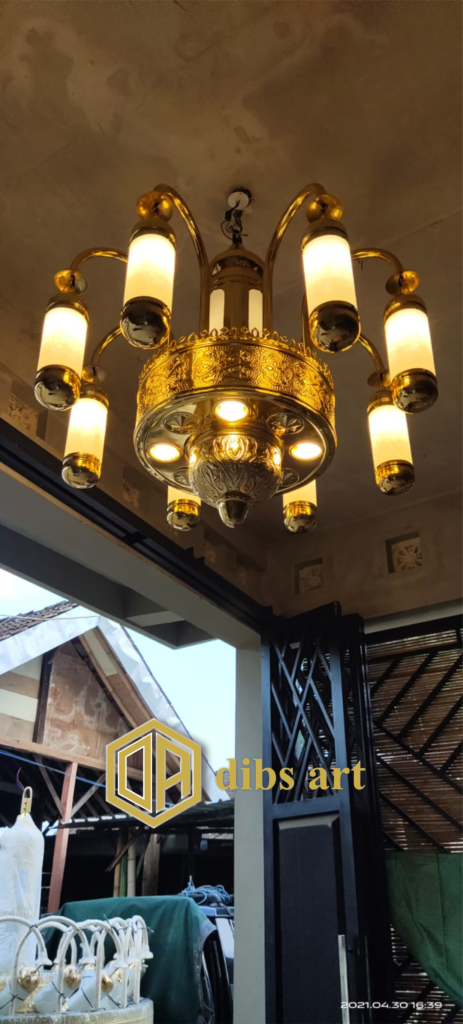 Lampu Gantung Nabawi Kuningan 8 Tangkai Mewah untuk Masjid dan Interior lampu gantung nabawi kuningan 8 tangkai