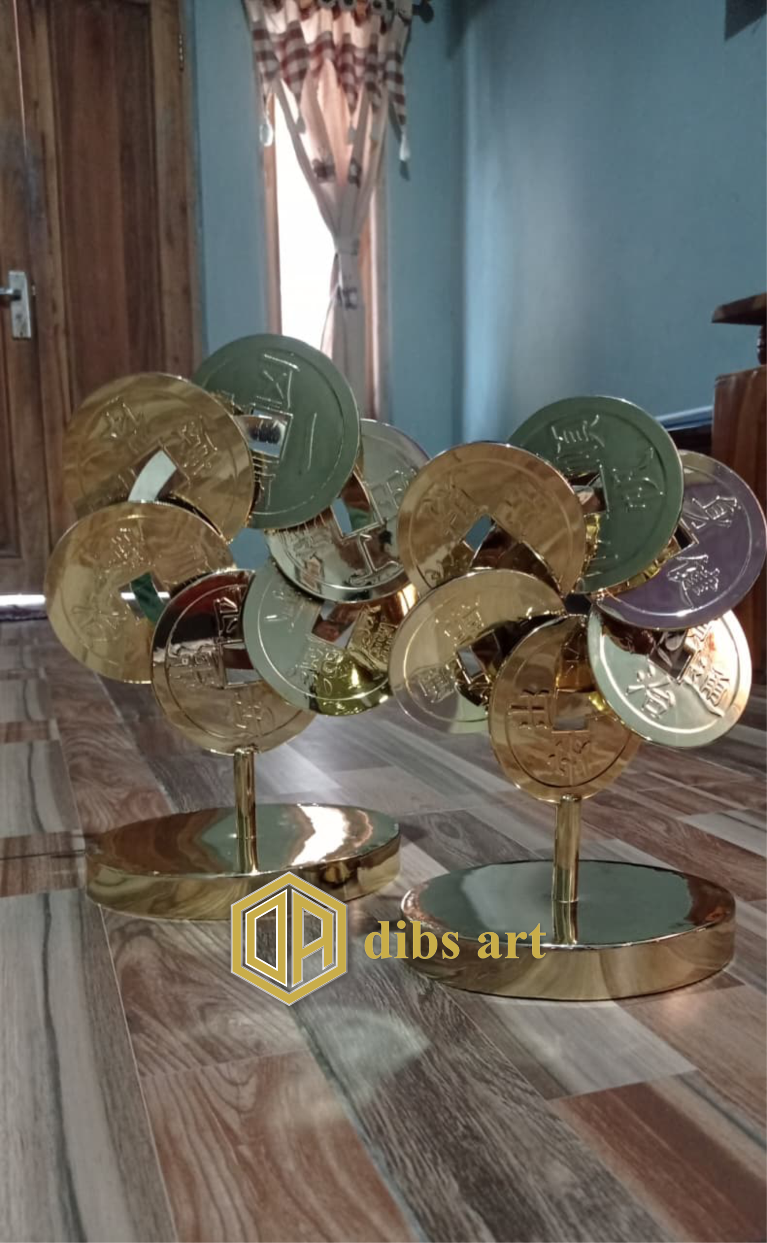 ornamen kuningan koin cina