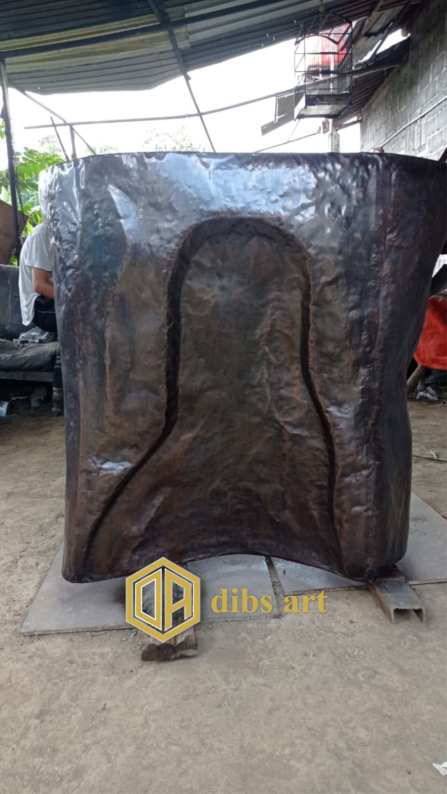 ornamen tembaga batu hitam
