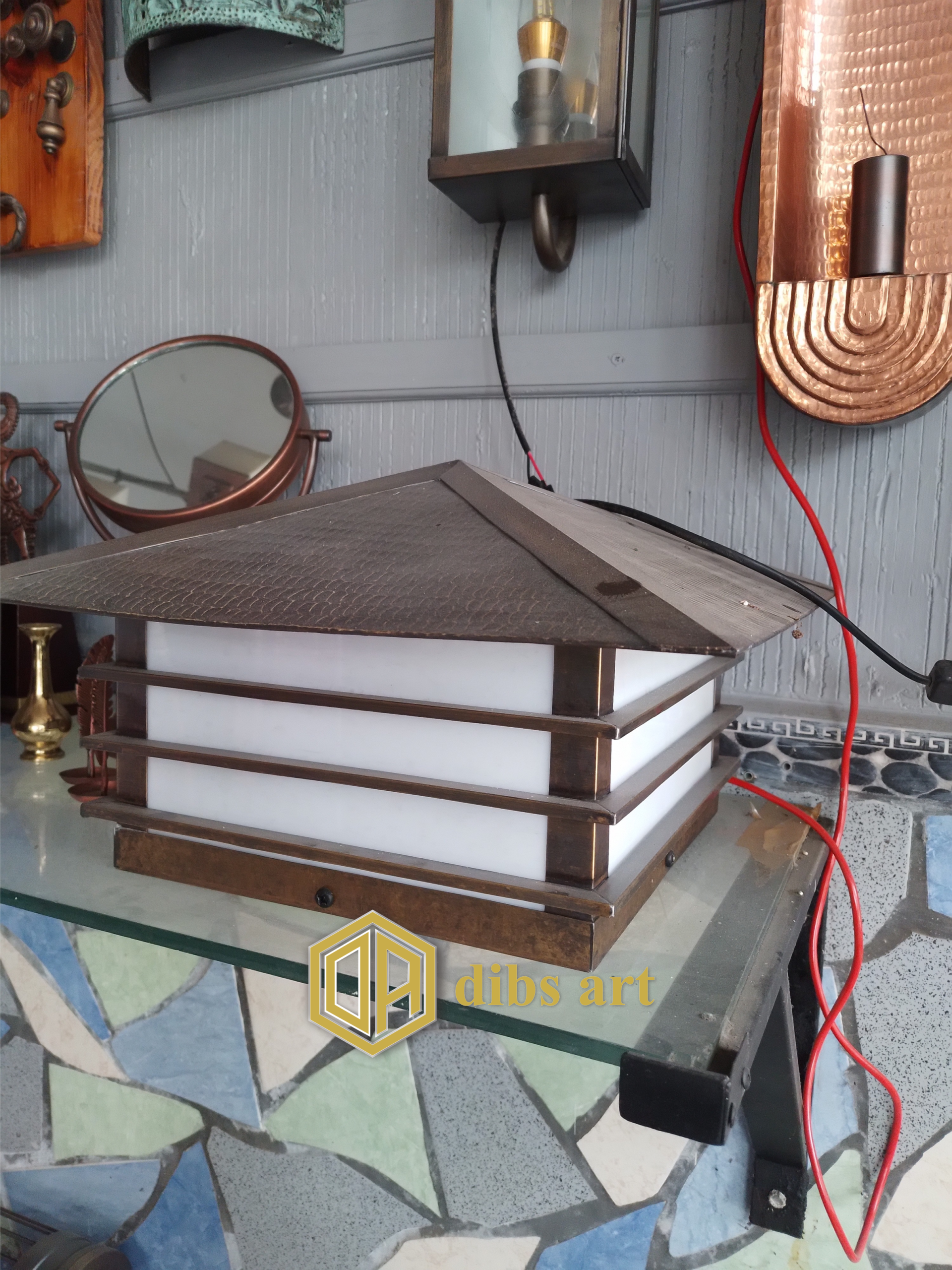 lampu meja tembaga model rumah klasik