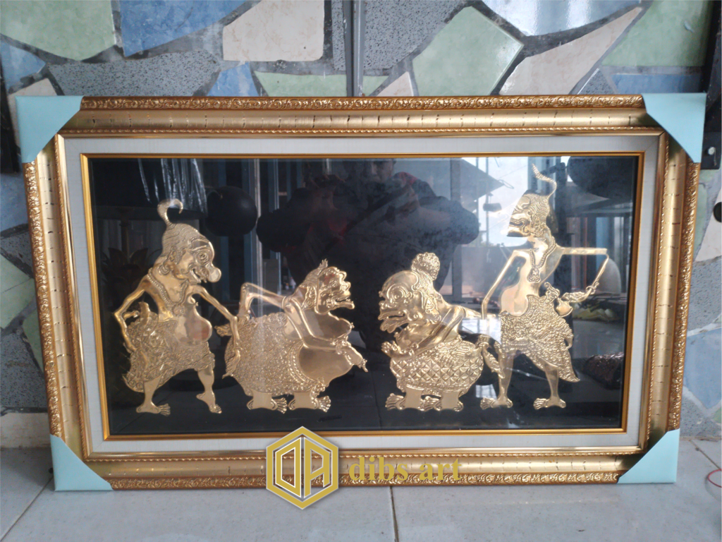 souvenir kuningan model punakawan dinding