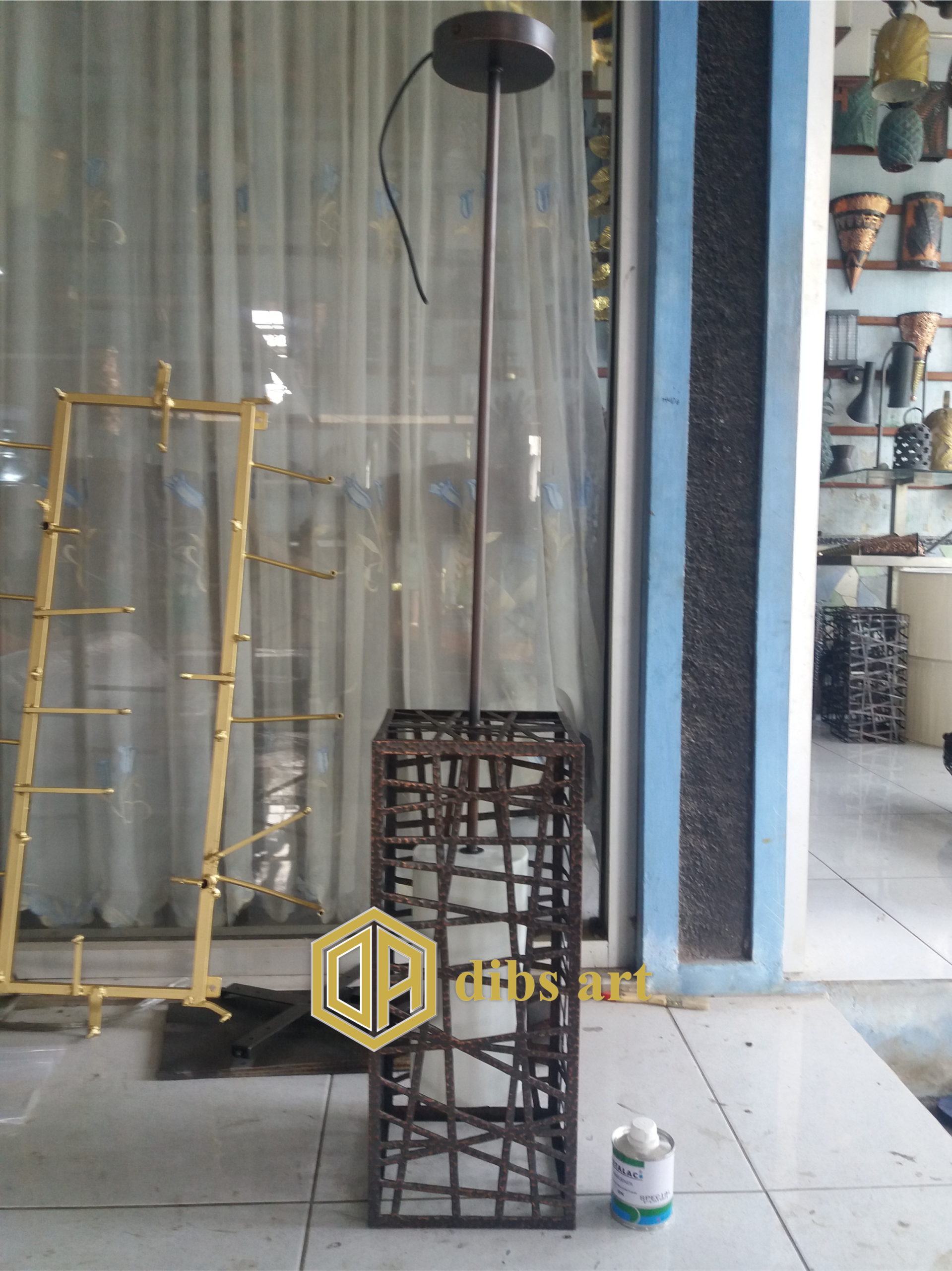 lampu gantung unik kuningan interior